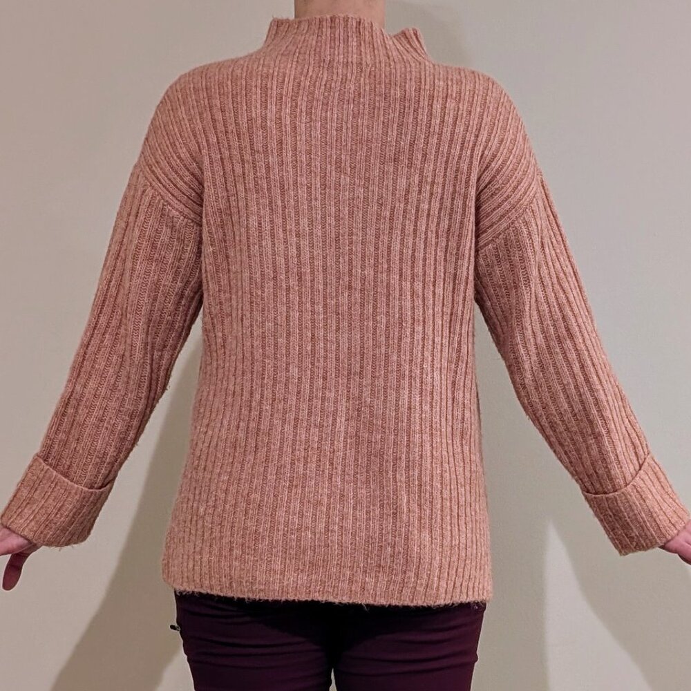 Old Navy Mock Neck Rib Knit Tunic Length Sweater in Blush Pink Size Medium - Picture 3 of 6